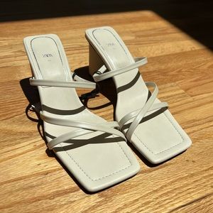 NEW WITH TAGS - Zara Heeled Leather Square Toe Sandals in White